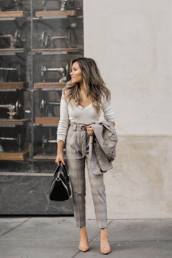 Fashion Jobs 5 Staple Items you Need in Every Work Wardrobe Fashion Jobs in Toronto Vancouver Montreal and Canada Style Nine to Five